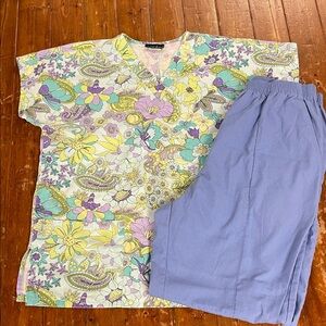 Floral Print Scrub Set - Multicolor and Blue